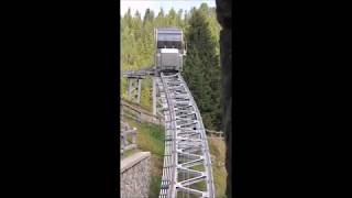 Standseilbahn 705002 Arosa TschuggenExpress  Wagen kommt in die Talstation [upl. by Suter822]