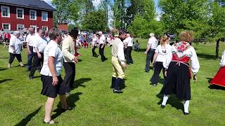 Tassadansarna från Frövi folkdansgille på nationaldagen 2017 [upl. by Tse]