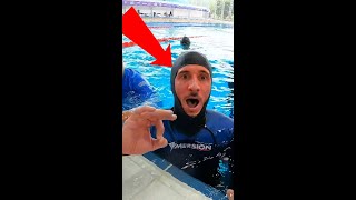 CET HOMME A ÉCHOUÉ DANS LA PISCINE  😱😮 [upl. by Bleier]