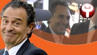 Los detalles ocultos de la presentación de Prandelli con el Valencia [upl. by Nosraep325]