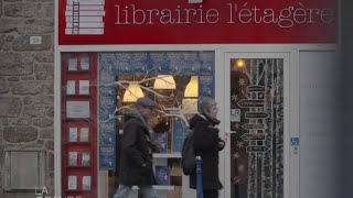 Pénétrez dans la librairie « Létagère » de SaintMalo [upl. by Eimoan]