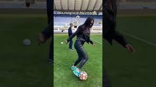 Faccio tricks meglio di Neymar neymar shorts sportsball sports arinafreestyle [upl. by Htebasil652]