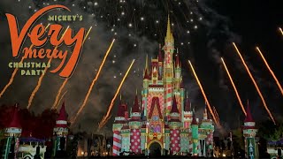 Minnies Wonderful Christmastime Fireworks – Mickeys Very Merry Christmas Party 2023  Magic Kingdom [upl. by Cleti]