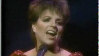 Liza Minnelli  I Dont Want To Know  Palladium 1986 [upl. by Hertberg]