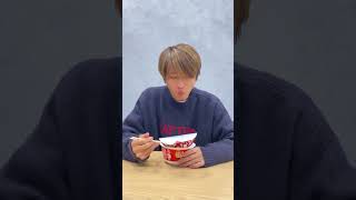 Nissy（西島隆弘）年越し蕎麦を食べてます（笑） shorts [upl. by Rodgiva229]