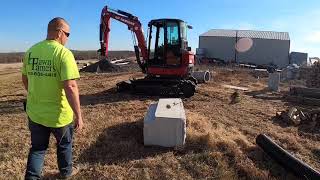 Yanmar SV40 weight test Can it lift a big concrete wall block [upl. by Anifled702]