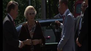 Koningin Beatrix bezoekt Concours Hippique [upl. by Akinal]