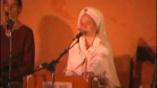 Snatam Kaur and Guru Ganesha Singh1 [upl. by Asta]