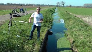 Instructie voor het verzamelen van waterdieren met simpele hulpmiddelen [upl. by Galliett]