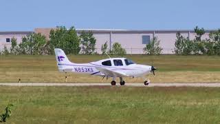 Kansas State University  2022 Cirrus SR20 G6  Taxi amp Takeoff  JCIKIXD  N853KS [upl. by Elwee]