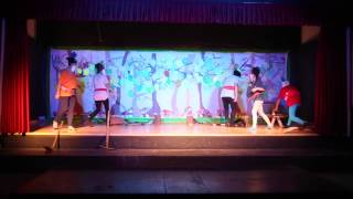 Blancanieves y los 7 enanitos teatromusical Colegio Gibraljaire 29042014 [upl. by Rehtul]