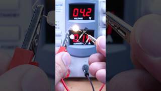 simple led flasher circuit [upl. by Orelie]