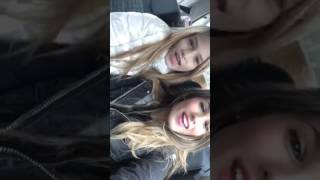 LOLA POGGIO video Musically con su hermana JULII POGGIO [upl. by Iy]