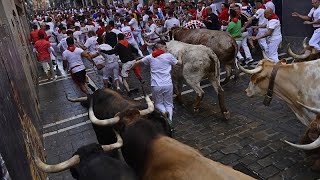 Pamplona già 10 i feriti nella corsa dei tori di San Firmino [upl. by Noelani]