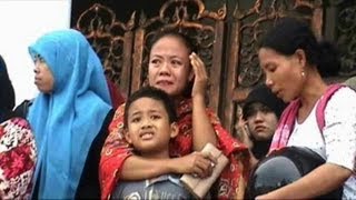 Massive Indonesia quake triggers tsunami alert [upl. by Lucchesi]