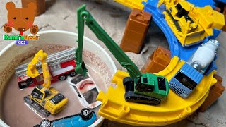 Construction Cars Work on Highway Lets Wash Muddy CarsMore Cars Stories 【Kumas Bear Kids】 [upl. by Herbert861]