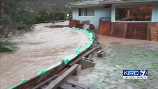 VIDEO Strangers help widow after her home of 59 years was damaged by floods [upl. by Nich449]