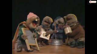 Emmett Otters Jug band Playing to quotWhen Youre old Enough Join The Teamquot on their Instruments [upl. by Nepsa]