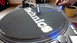 Technics SL12x0 MK2 blaue LEDs  Quartz lock und Zero Pitch disable Button [upl. by Dnaleel]