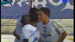 1º Gol de Maynor Figueroa [upl. by Eimia]