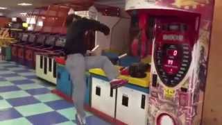 KICK MACHINE  KOREAN GUY KICKS ARCADE GAME [upl. by Llednahs]