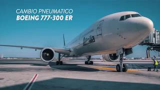 Alitalia  Cambio pneumatico Boeing 777300 ER [upl. by Winser]