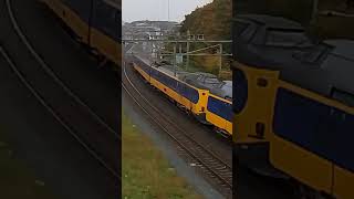 Gekoppelde icms komen aan in Leeuwarden ns arriva treinleven [upl. by Kellia586]