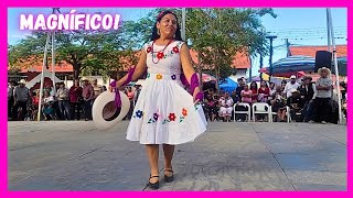 😱SORPRENDIERON A TODO EL PÚBLICO🤠 Con El Sonsolito Trío Diferencia Xilitlense En XILITLA Huapangos [upl. by Eilime163]