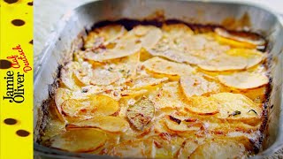 Jamies schneller Kartoffelauflauf Dauphinois  Jamie Oliver auf Deutsch [upl. by Eidnew]