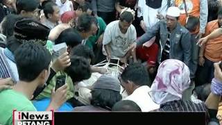 Jenazah Freddy Budiman disambut ratusan orang  iNews Petang 2907 [upl. by Leahcim168]