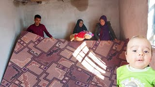 Nomadic house decoration carpeting Farhanazs bedroom with the help of grandmother and Peyman [upl. by Rentschler]