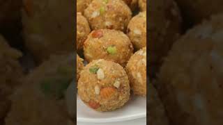 Yummy Tasty Goond Ke Ladoo 😋😋 shortvideo viralvideo gondkeladoo youtubecreators YouTube [upl. by Filemon851]