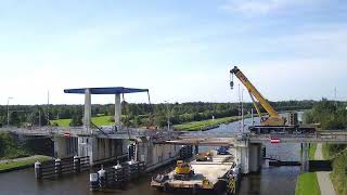 Timelapse vervangen liggers brug Kootstertille [upl. by Phonsa500]