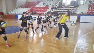 Voleybolda alttan servis nasıl atılır [upl. by Soma66]