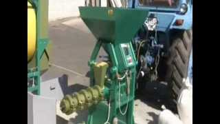 Extruder BRONTO E250 Soya drive by tractor wmv [upl. by Cornelie]