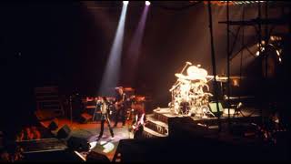 07 Dont Stop Me Now Live at the Palacio delos Deportes Barcelona 2191979 [upl. by Pedro]