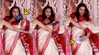 Kajol Slips And Dropped Her Phone From Stairs During Sindoor Khela 2024 [upl. by Kristi]