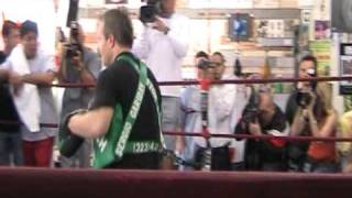 Pacquiao Padwork with Roach [upl. by Woodberry811]