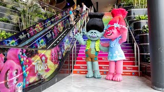 Feestelijke Familiepremière TROLLS 3 IN HARMONIE [upl. by Suirauqram]