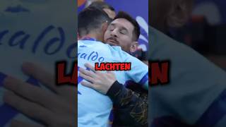 Messi lädt Ronaldo zum Abendessen ein aber die Fans stehlen die Show 🧐ll ronaldo shorts viral [upl. by Zetnahs789]