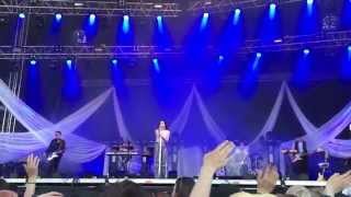 Jenni Vartiainen  Missä Muruseni On live at Qstock 2015 [upl. by Anitselec]