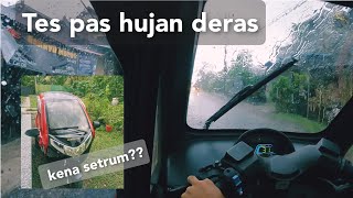 Tes selis balis saat hujan deras aman [upl. by Olnek]