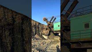 Mining electric shovel excavation operation  good tools and machinery improve work efficiency [upl. by Eciralc]