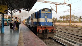 17210 Kakinada  Bengaluru Seshadri Express Entering Samalkot Junction Railway Station [upl. by Gerianne]