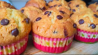 Saftige Muffins schnell und einfach Weiche und fluffige Muffins Rezepte mit Schokoladentropfen [upl. by Pooi]