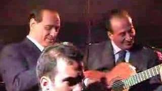 Berlusconi canta in francese con Apicella [upl. by Diba347]