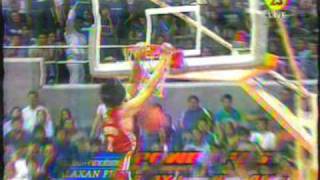 UAAP 72 Finals Game 2 UE vs ADMU Elmer Espiritu Posterizes Baclao w Alleyoop Dunk UE Ties Series [upl. by Nipahc]