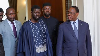 Macky SALL a reçu ce jeudi son successeur le Président Bassirou Diomaye Faye en compagnie de SONKO [upl. by Latterll]