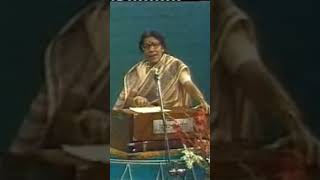 Keno E Hriday Chanchal Holo Sandhya Mukherjee Live [upl. by Arihk]