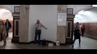 Italian song in Moscow metro  Boleslav Voyshko sings [upl. by Jemmie677]